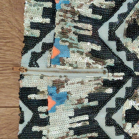 Sequin mini skirt - Picture 2 of 2